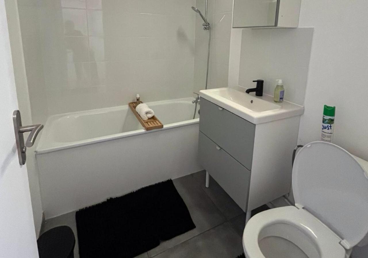 Ferienwohnung Le Montreuillois ! Parking Prive Et Metro A Proximite Exterior foto