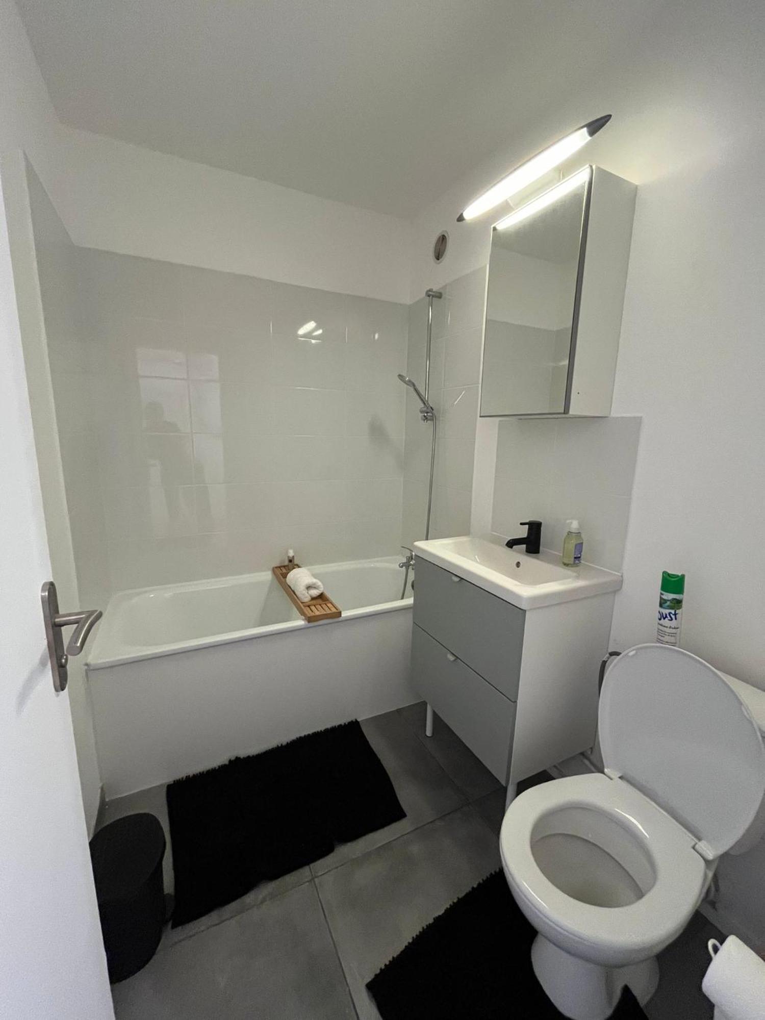 Ferienwohnung Le Montreuillois ! Parking Prive Et Metro A Proximite Exterior foto